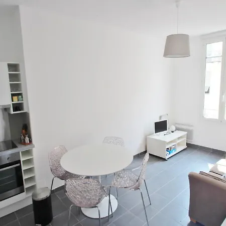 アパート Port De Nice Stalingrad- Appartement 2P, Balcon,Wifi,Clim