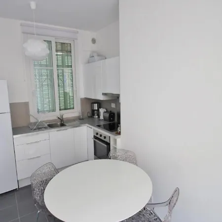 アパート Port De Nice Stalingrad- Appartement 2P, Balcon,Wifi,Clim