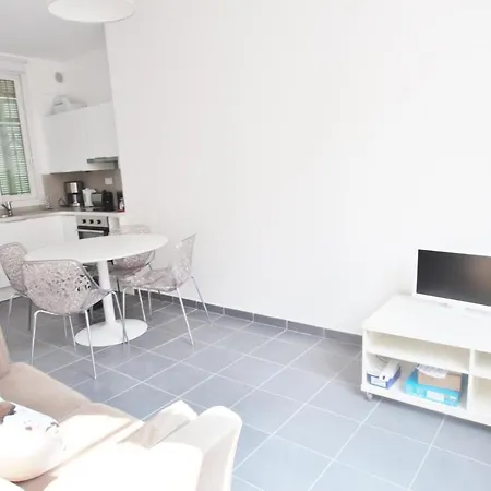 Port De Nice Stalingrad- Appartement 2P, Balcon,Wifi,Clim アパート *